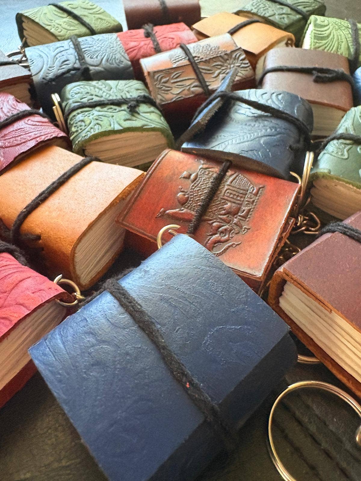 Pack of 20 Organic leather handmade journal keychains