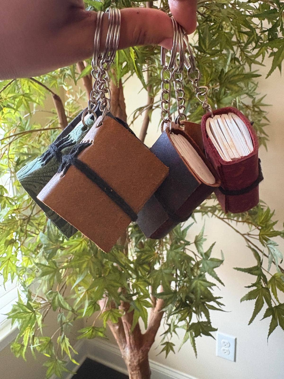 Pack of 20 Organic leather handmade journal keychains
